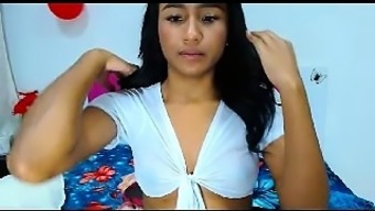 Sexy Movin Ebony Teen On Webcam