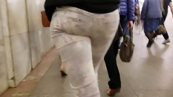 Hot Russian Wrigle Ass In Metro.Mp4