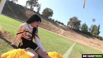 Sex-Hungry Cheerleader Ashlyn Rae Goes Wild On A Hard And Meaty Dick