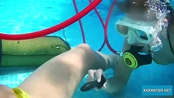 Extremely Wild Scuba Diver Minnie Manga Uses A Dildo For Polishing Cunt Underwater