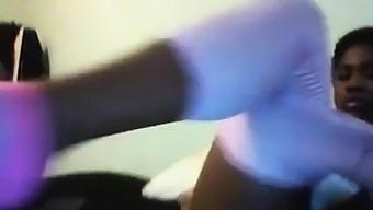 Black Chick Playing With Pussy On Webcam