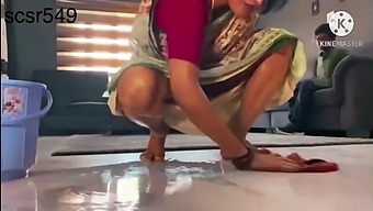 Desi Sexy And Juicy Woman In A Red Saree Getting Fucked By Servant
