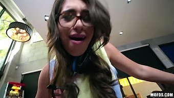 Hot Ass Gamer Girl Joseline Kelly Gets Her Juicy Pussy Fucked