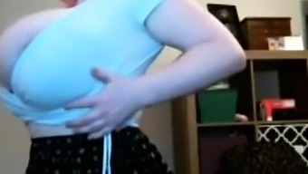 Huge Boobs Cam