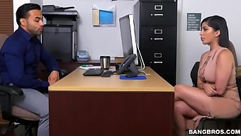 Hot Desk Fuck In The Office For Lovely Gal Kitty Caprice