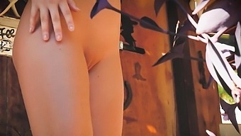 Cute Brunette Model Posed Totally Naked