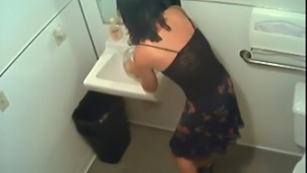 Kinky Amateur Pissing In Bathroom