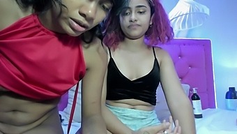 Colombian Girls Fisting On Webcam