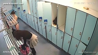 Hidden Cam Captures A Blonde Woman With A Big Ass In The Locker Room