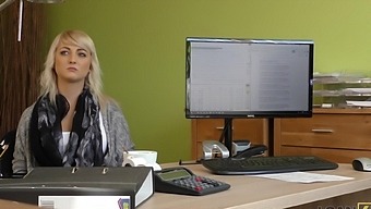 Hd Video Of A Couple Having Sex In The Office With A Blonde Secretary