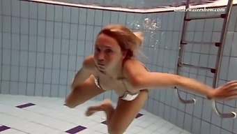 Iva Brizgina Scorching Babe Firm Bum Underwater.