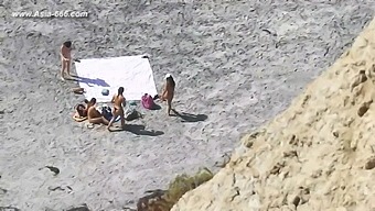 Hd Peeping At The Beach: A Russian Beauty'S Adventure