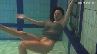 Teen With Big Natural Tits Gets Off In The Pool
