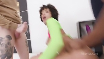 Rough And Wet Sex With Mih Ninfetinha In A Massive Anal Gangbang Video