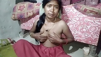 Amazingly Beautiful Indian Aunt Gets Her Pussy Filled And Fucked Hard