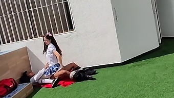 Facial Cumshot For Horny College Couple On School Roof