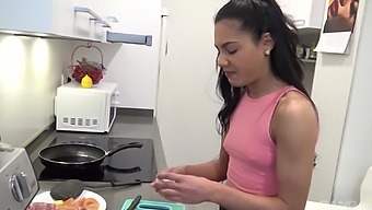 Latina Babe Apolonia Lapiedra Gives Her Boyfriend A Blowjob And Handjob In Hd Video