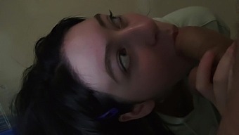 Amilia Onyx'S Big Natural Tits Get A Handjob In Homemade Video