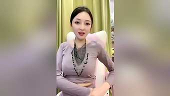 Homemade Video Of A Chinese Girl Pleasure Herself In Public