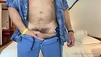 Gay Masturbation With Big Cock And Big Butt
