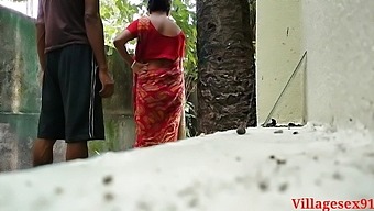 Indian (Hindi) Bhabhi (Aunty) Fucks With Young Man In The Wild