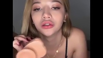 Hd Video Of A Shemale Masturbating And Cumming